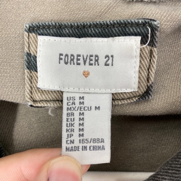 Forever 21 Button Front Camouflage Jacket Shirt - Picture 4 of 7